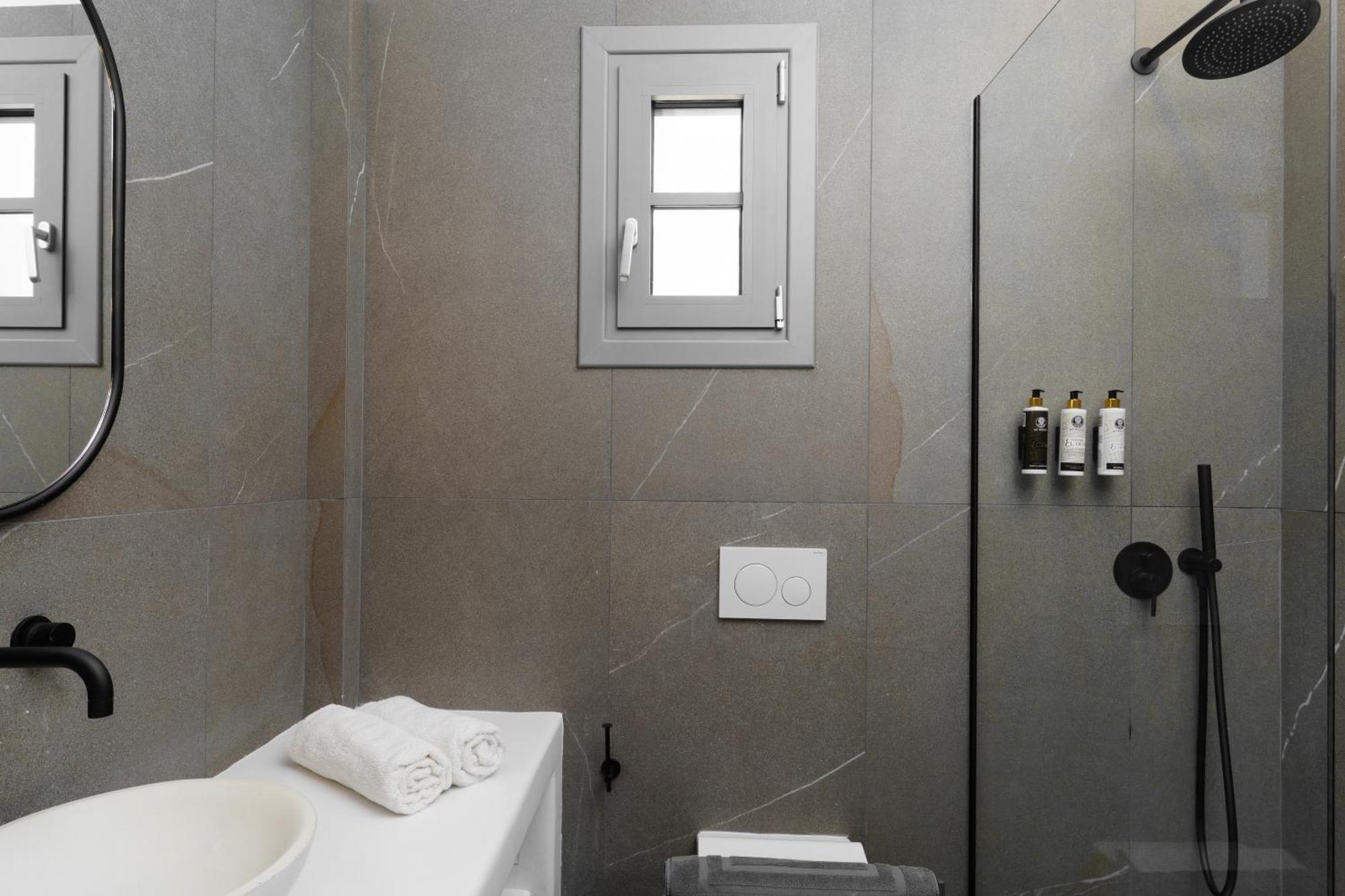 Mr. And Mrs. White Tinos Hotel 4*