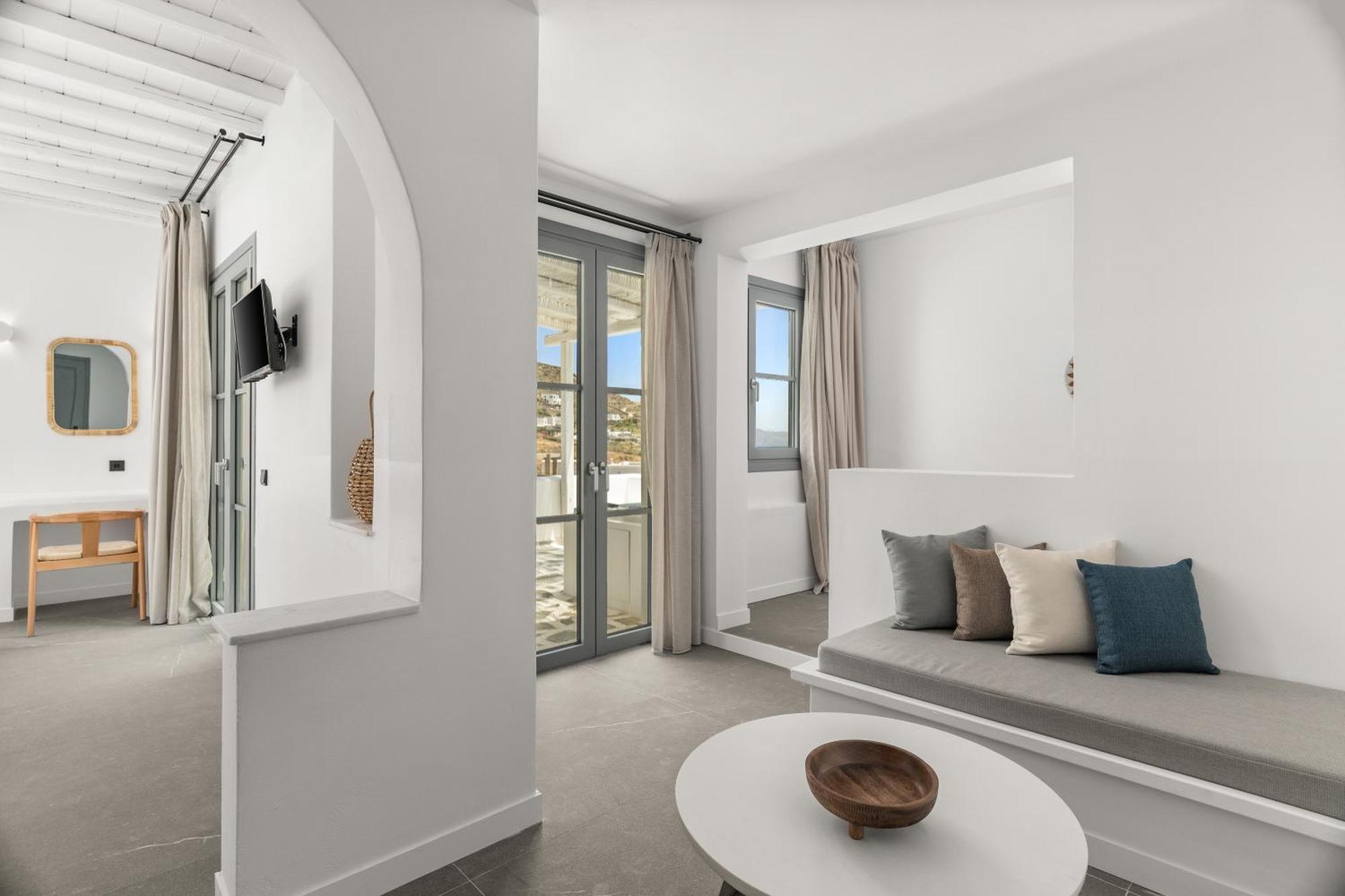 Mr. And Mrs. White Tinos Hotel 4*